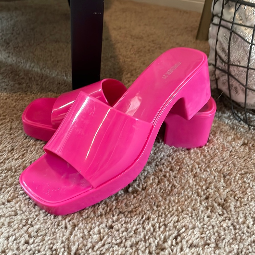 Hot pink plastic beach pool sandals 8